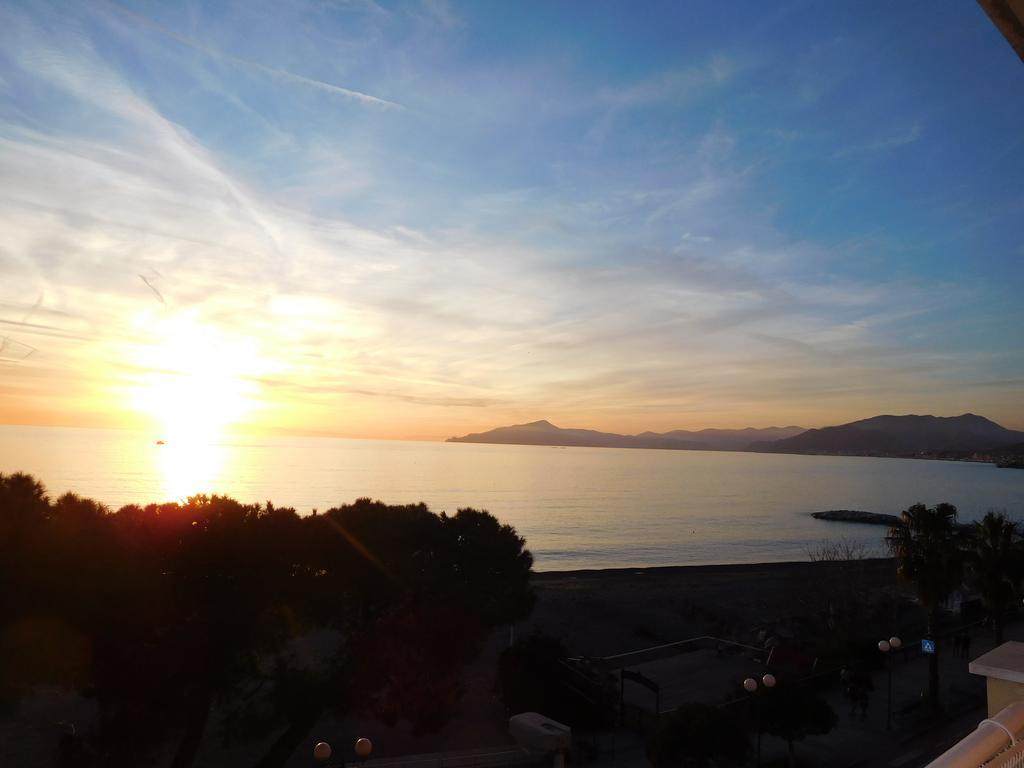 Baia Delle Favole Affittacamere Sestri Levante Exterior foto